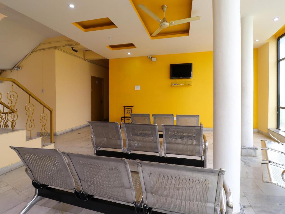Spot On 82236 Aryan Home Stay Jhājra Εξωτερικό φωτογραφία